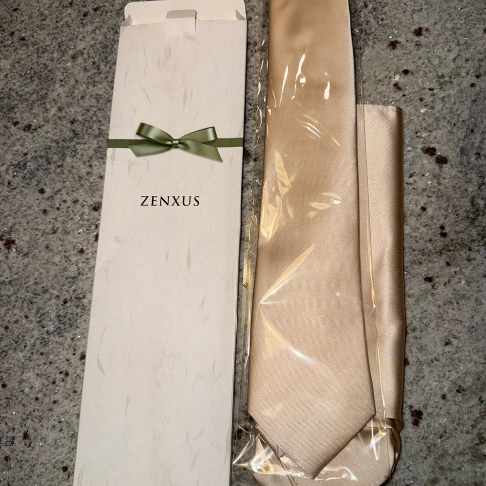 Men’s Tie Set with pocket square